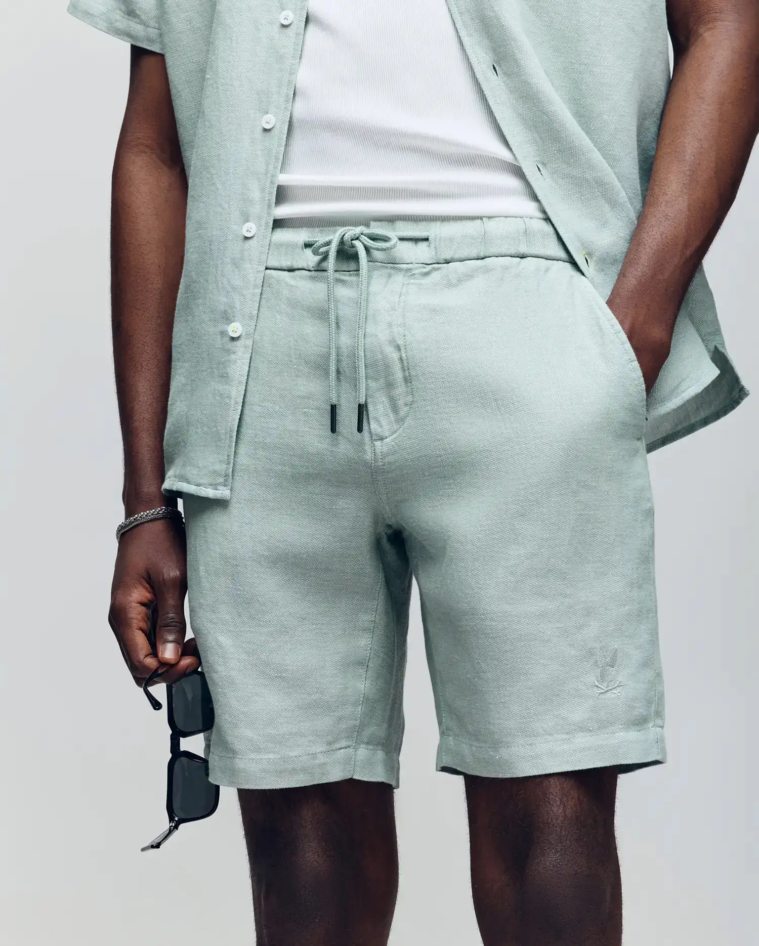 MENS WINDCREST LINEN BLEND DRAWSTRING SHORT - B6R474C200 - Image 2